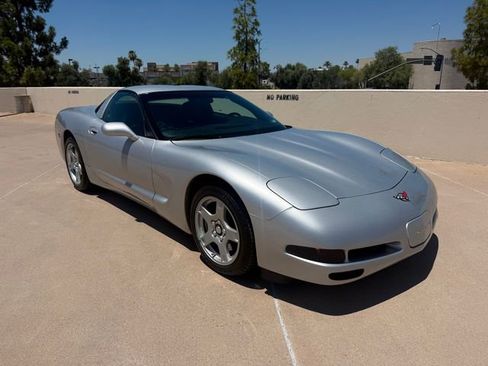 Used 1998 Chevrolet Corvette Coupe w/ Roof Pkg RWD image 15