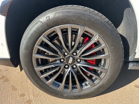 Certified 2024 Cadillac Escalade V w/ LPO, Floor Liner Package image 9