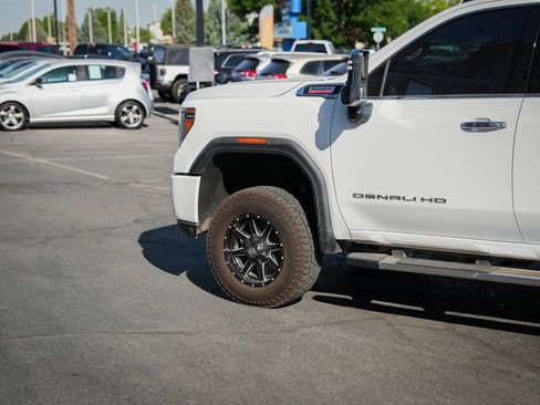 Used 2020 GMC Sierra 2500 Denali w/ Denali Ultimate Package image 11