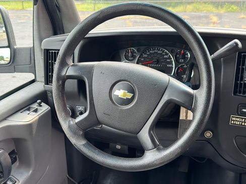 Used 2013 Chevrolet Express 1500 RWD image 16