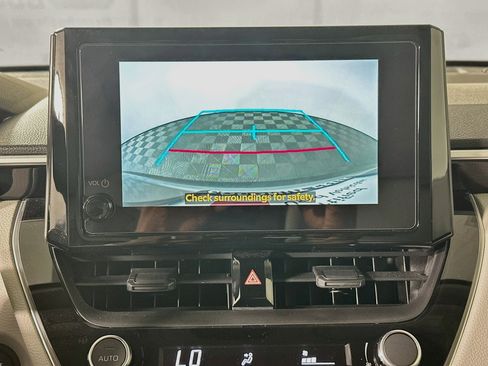 Used 2025 Toyota Corolla Cross LE FWD image 25