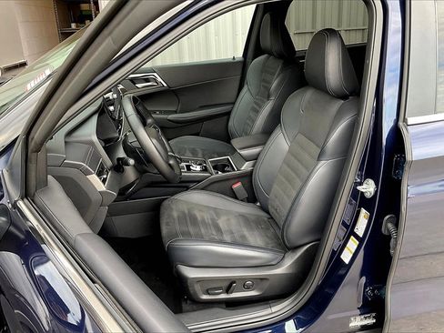 Used 2024 Mitsubishi Outlander SE Black Edition image 24