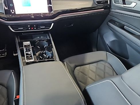 New 2026 Volkswagen Atlas Cross Sport SEL Premium R-Line image 24