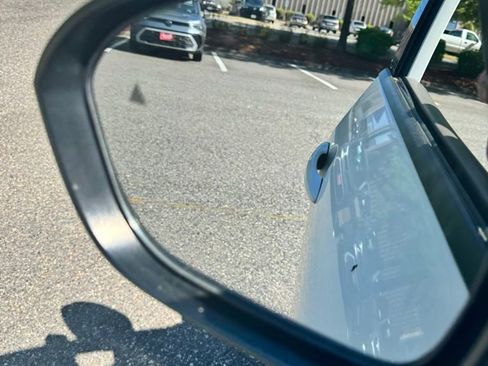 Used 2021 Nissan Rogue SV w/ Premium Package image 13