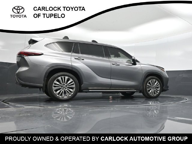 Used 2025 Toyota Highlander Platinum AWD/4WD image 58