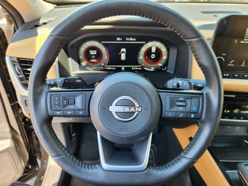 Used 2023 Nissan Rogue Platinum w/ Platinum Premium Package AWD/4WD image 9