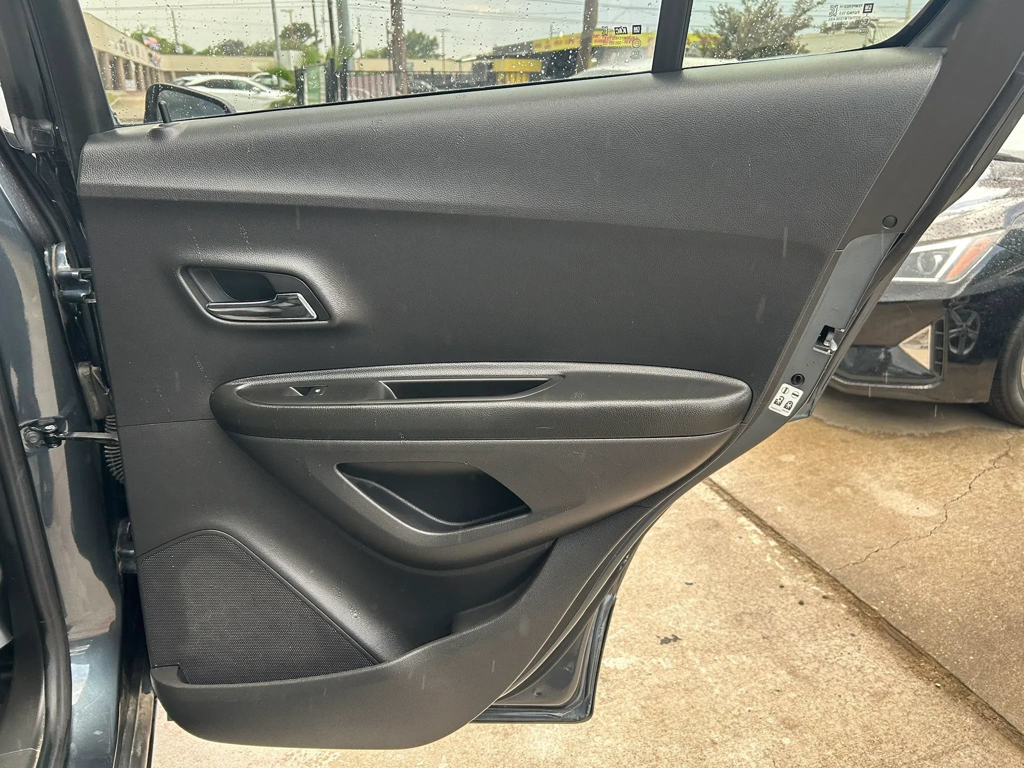 Used 2021 Chevrolet Trax LT w/ Sport Edition FWD image 18