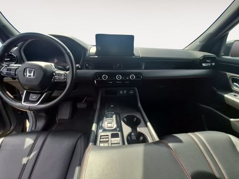 Used 2025 Honda Pilot TrailSport image 10