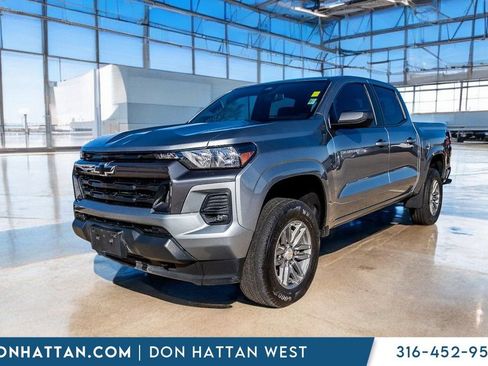 Used 2023 Chevrolet Colorado LT w/ LT Convenience Package AWD/4WD image 22
