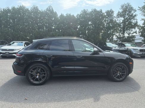 Used 2024 Porsche Macan AWD/4WD image 8