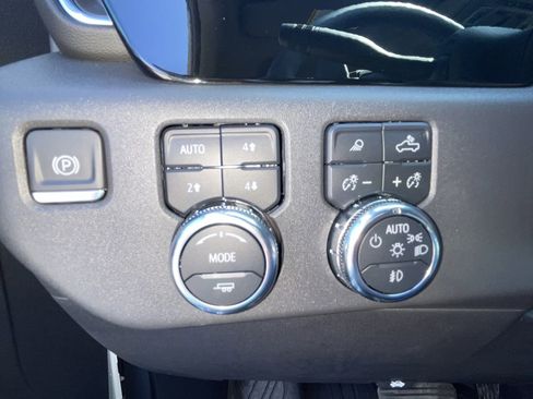 Used 2024 GMC Sierra 1500 SLT w/ SLT Premium Plus Package image 18