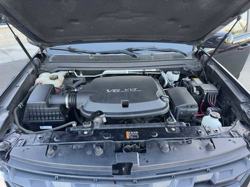 Used 2021 Chevrolet Colorado Z71 w/ Z71 Midnight Edition image 41