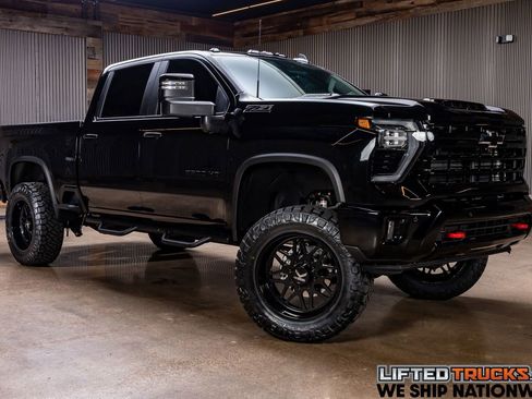 Used 2025 Chevrolet Silverado 2500 LT w/ Trail Boss Package image 1