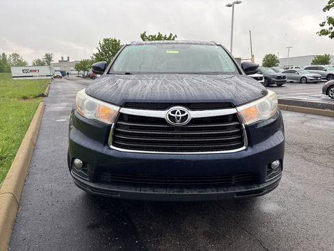 Used 2016 Toyota Highlander XLE FWD image 2