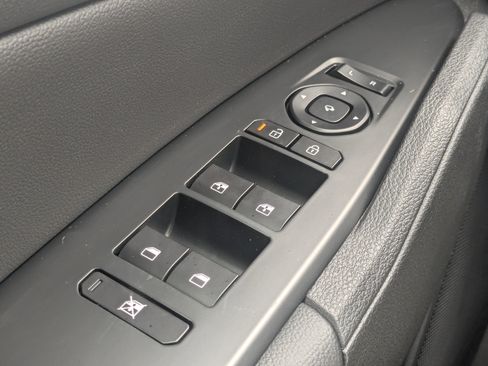 Used 2026 Kia Sportage SX image 36