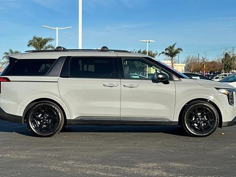 New 2025 Kia Carnival SX Prestige image 3