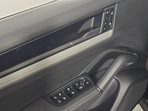 Certified 2024 Porsche Cayenne S AWD/4WD image 16