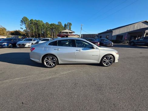 Used 2022 Chevrolet Malibu LT image 4