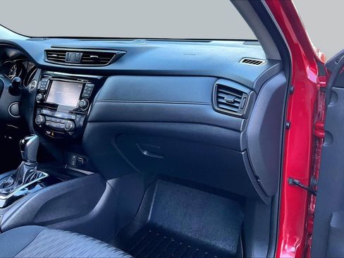 Used 2017 Nissan Rogue SV w/ Sun & Sound Touring Package AWD/4WD image 19