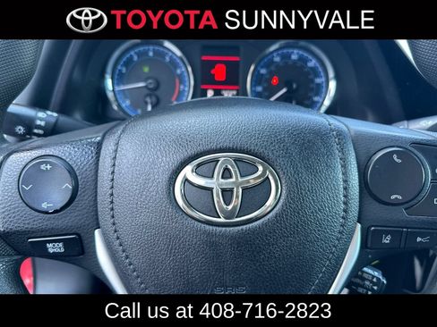Used 2018 Toyota Corolla LE FWD image 25