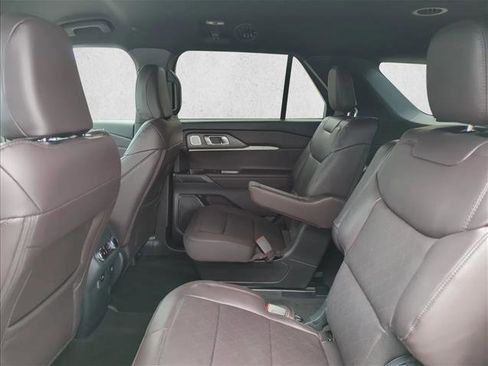 New 2026 Ford Explorer Platinum image 17