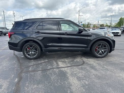 Used 2025 Ford Explorer ST-Line w/ ST-Line Street Pack AWD/4WD image 8