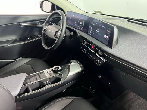 Used 2024 Kia EV6 Light image 33