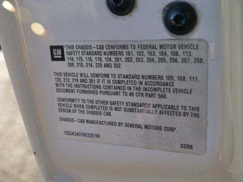 Used 2006 GMC Sierra 3500 SLE w/ Heavy-Duty Power Package image 66