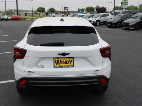 Used 2024 Chevrolet Trax RS w/ Driver Confidence Package FWD image 7