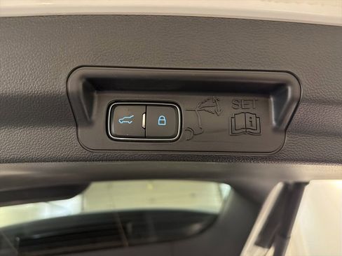 Used 2023 Ford Explorer XLT w/ Equipment Group 202A AWD/4WD image 39