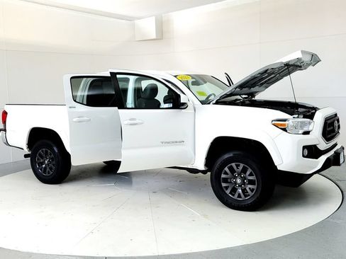 Used 2023 Toyota Tacoma SR5 AWD/4WD image 12