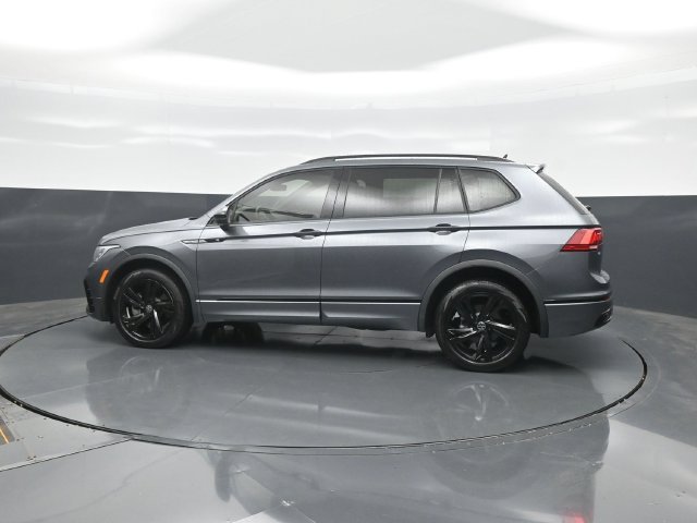 Used 2023 Volkswagen Tiguan SE R-Line FWD image 4