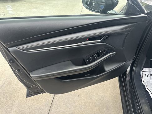 Used 2024 MAZDA MAZDA3 s FWD image 9