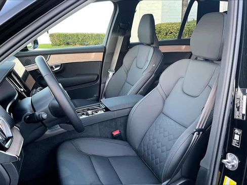 Used 2026 Volvo XC90 B5 Core image 7