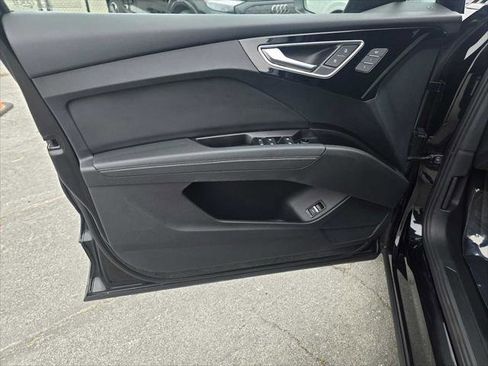 Used 2023 Audi Q4 e-tron Premium Plus w/ Premium Plus image 24