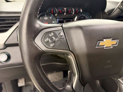 Used 2020 Chevrolet Suburban LT AWD/4WD image 17