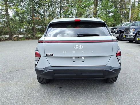 Used 2024 Hyundai Kona SEL FWD image 6
