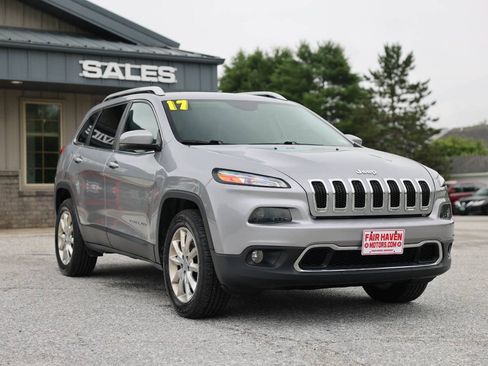 Used 2017 Jeep Cherokee Limited AWD/4WD image 7