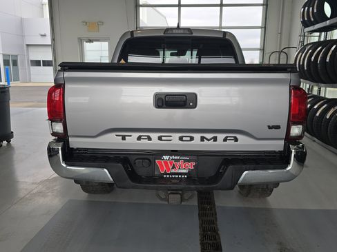 Used 2019 Toyota Tacoma TRD Off-Road image 5
