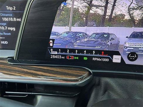 Used 2022 Cadillac Escalade ESV Premium Luxury image 28