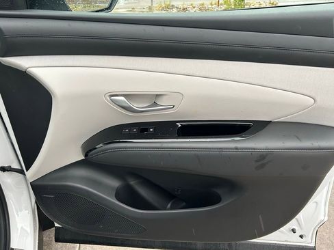 Used 2025 Hyundai Tucson Limited AWD/4WD image 32