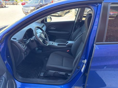 Used 2018 Honda HR-V EX image 16