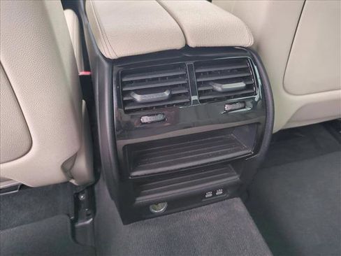 Used 2021 BMW 530e w/ Premium Package image 17