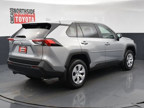 Used 2025 Toyota RAV4 LE AWD/4WD image 4