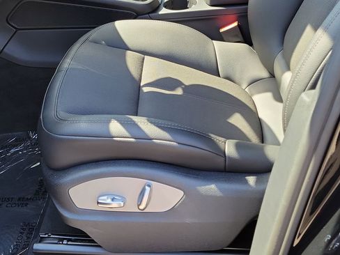 Used 2023 Porsche Macan image 14