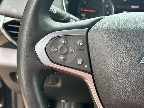 Used 2023 Chevrolet Traverse RS FWD image 16