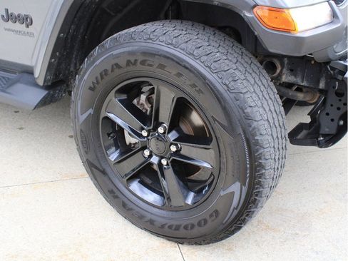 Certified 2021 Jeep Wrangler Unlimited Sahara AWD/4WD image 38