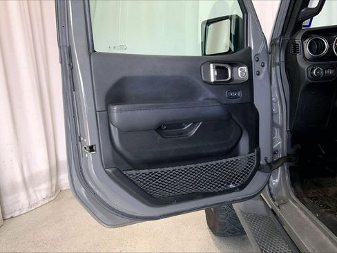 Used 2021 Jeep Wrangler Unlimited Sahara AWD/4WD image 21