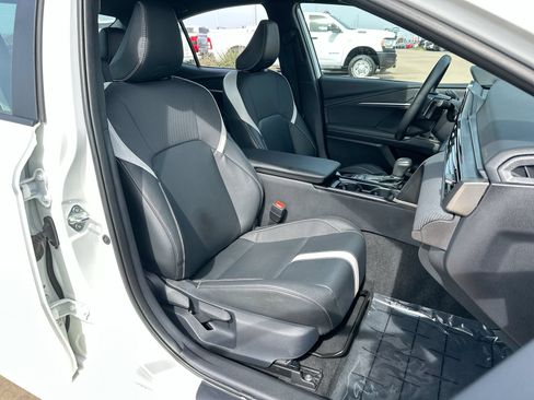 Used 2025 Toyota Camry SE FWD image 23
