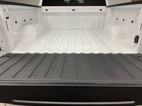 Certified 2025 Chevrolet Silverado 1500 LT AWD/4WD image 12